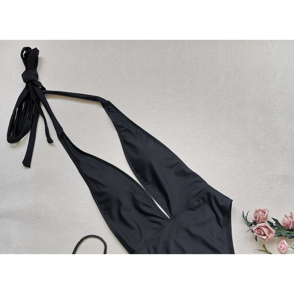 Plus Size Sexy One-Piece Bikini Swimsuit - Picture 9 of 12